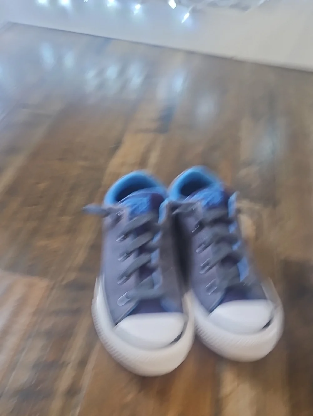 Converse Kids Low Top Sneakers‎ in Gray and Blue
